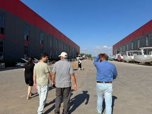 LAWADA® recebe parceiros paquistaneses para visita à fábrica e comunicação empresarial