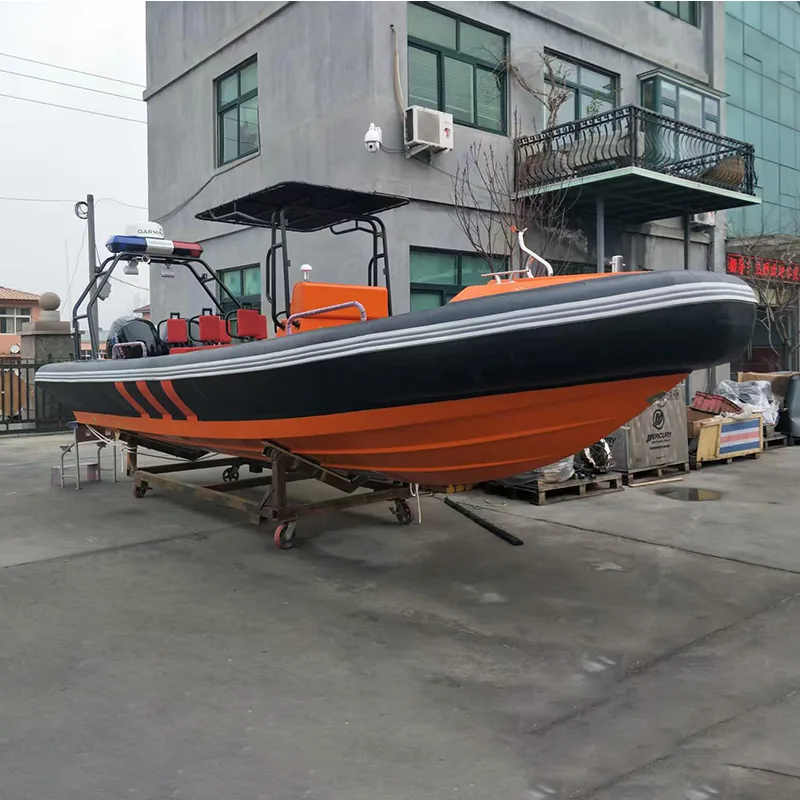 7,4m de barco de resgate
